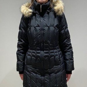 Lightweight down puffer coat.